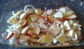 Vepřové maso na jablkách
