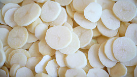 Zelenina zapečená s párkem