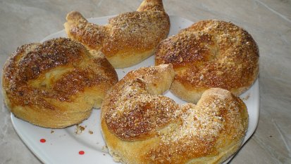 Anglické kynuté houstičky, Stejný recept po úpravě posypáním a tvarů.