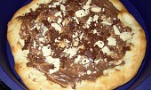 Cokoladova pizza, potřeno čokoládou