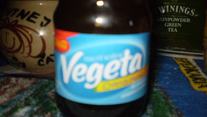 Fazolková polévka s koprem a hlívou ústřičnou, tekutá Vegeta originál