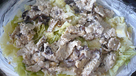 Kapusta zapékaná s rýži, houbami a vejci