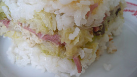 Kapusta zapékaná s rýži, houbami a vejci