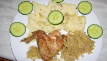 Kuře na zelí (recept od dědy), trochu rozmazaná focené večer