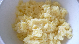 Kuřecí pečínky s hráškem