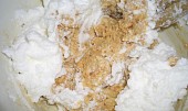 Kuřecí roláda s mandlovou nádivkou (nádivka se sněhem)