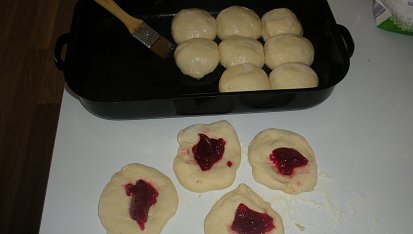 Kynuté buchty, plněné marmeládou