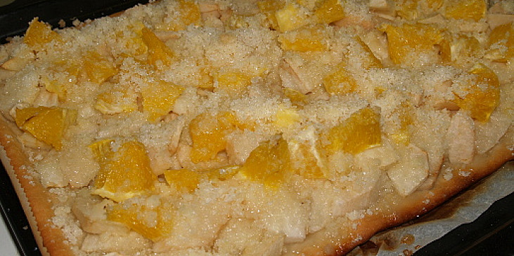 Kynutý koláč s jablky a pomerančem (pečeme asi 20 minut)