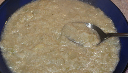 Mléčná květáková polévka