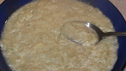 Mléčná květáková polévka