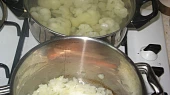 Mléčná květáková polévka