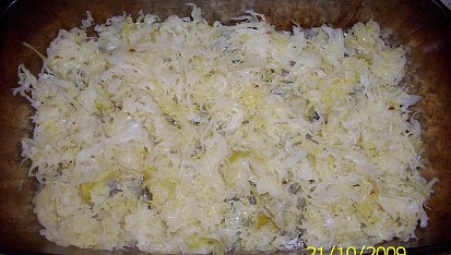Mleté maso na zelí, zelí v pekáčku-první vrstva