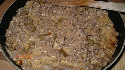 Pirohy II., plnka, zmena oproti receptu: pridala som provensalsku zmes, nakrajane olivy a papriku