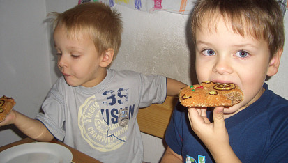 Ořechová bábovka,  Jako odpolední svačinka. Moc nám chutnalo.