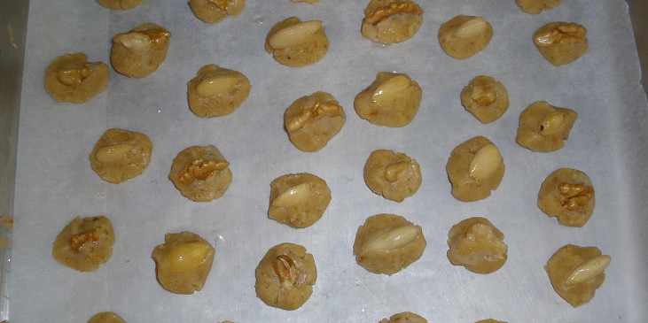 Ořechové  miňonky - cukroví (před pečením)