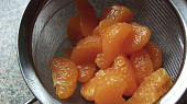 Párty salát z Emmentálu, mandarinky