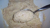 Pečený bůček s cuketovým zelím a "frncochatými knedlíky", těsto na knedlíky