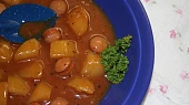 Polévka skoro-gulášovka