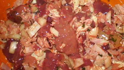 Překvapivá, smažená drůbeží játra, ingredience smícháme...