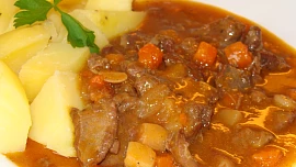 Srnčí směs (ragú)  na zelenině
