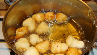 Tvarohové koblížky (rychlé a chutné), Smažení