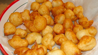 Tvarohové koblížky (rychlé a chutné), Na okapání tuku