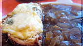 Cibulová polévka, detail