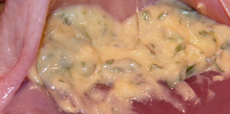 Divoká kachní prsa (bylinkové máslo rozetřeme pod kůži)