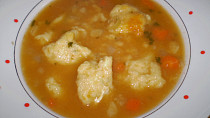 Fazolová polévka s bešamelovými haluškami