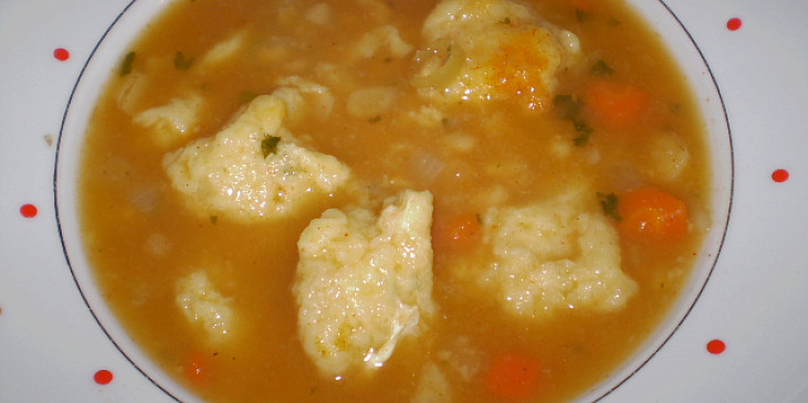 Fazolová polévka s bešamelovými haluškami (Fazolová polévka s bešamelovými haluškami)