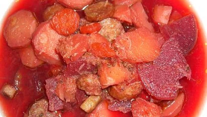 Guláš z červené řepy