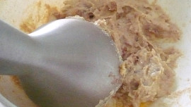 Hrachová polévka se škvarkovými knedlíčky