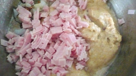 Hrachová polévka se škvarkovými knedlíčky