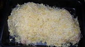 Kuře ve slavnostním obleku, připraveno do trouby