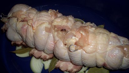 Kuřecí roláda s lososem, roláda připravená do trouby