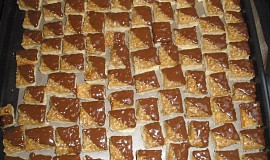 Ořechové medové kostky - cukroví