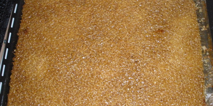 Ořechové medové kostky - cukroví (po upečení)