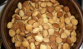 Ořechy mini - cukroví (po naplnění)