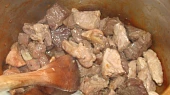 Ostrý mexický guláš, Restování masa