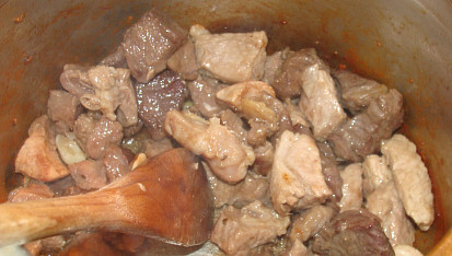 Ostrý mexický guláš, Restování masa
