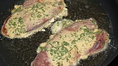 Smažená jatýrka v těstíčku, smažíme v oleji