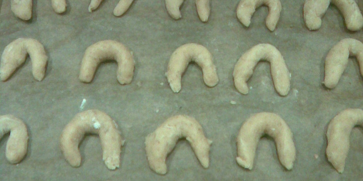 Vaflové rohlíčky (před pečením)