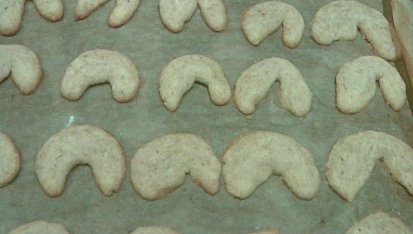 Vaflové rohlíčky, upečené
