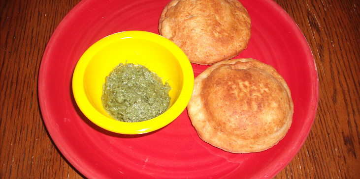 Bramborove Kachori (Kachori s koriandrovým chutney)