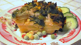 Brambory zapečené s pórkem a zeleninou