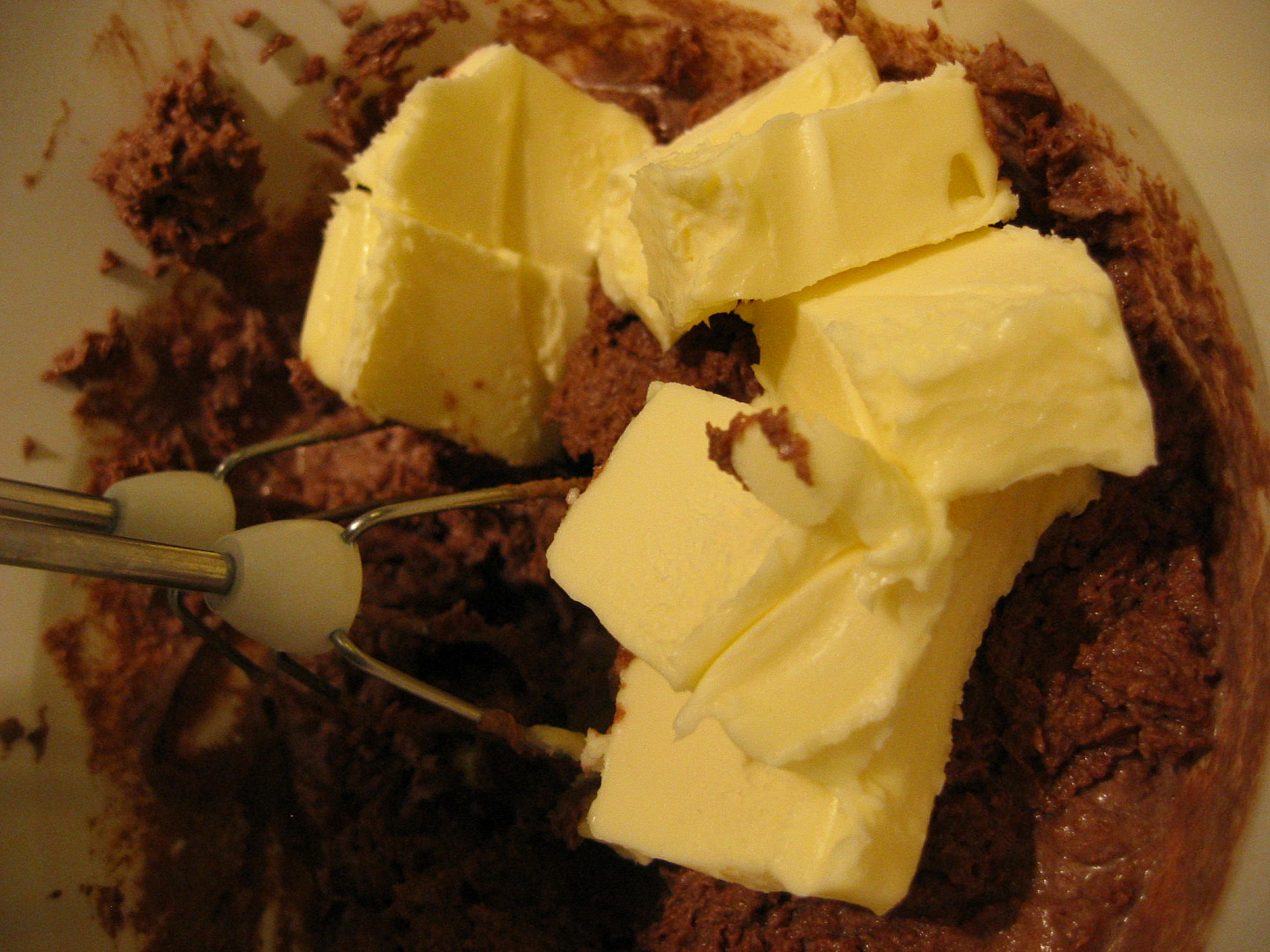 rozmočené sušenky ve šlehačce s máslem