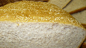 Česnekový chleba se sýrem, Pečeno v římském hrnci,je o trošku více kvásku a dosypávala jsem trochu mouky