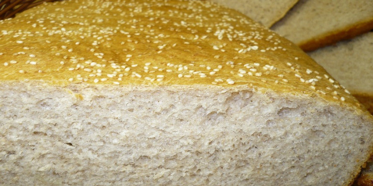 Česnekový chleba se sýrem (Pečeno v římském hrnci,je o trošku více kvásku a…)