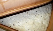 Chléb pečený v římském hrnci - postup (Připraveno na pečení.)