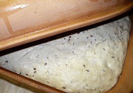 Chléb pečený v římském hrnci - postup